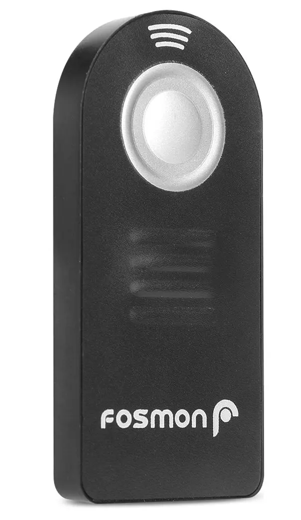 Digital camera with remote control